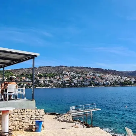 Apartment Old And Cute Renovated House 100m From The Sea Trogir