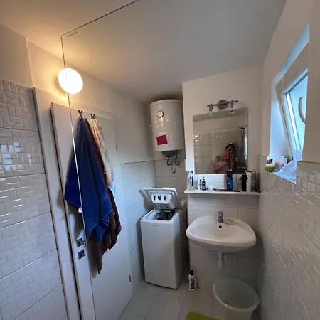 Old And Cute Renovated House 100m From The Sea Apartman *