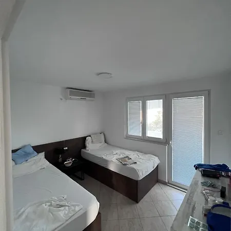 Old And Cute Renovated House 100m From The Sea * Trogir