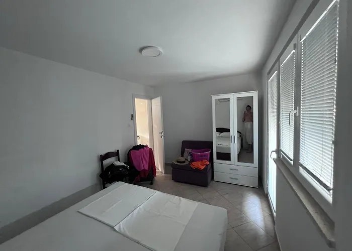 Apartman Old And Cute Renovated House 100m From The Sea Trogir