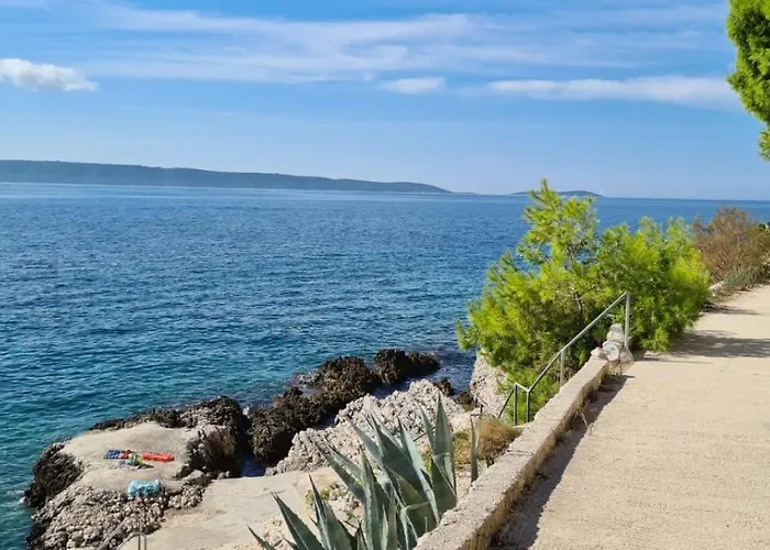 Old And Cute Renovated House 100m From The Sea * Trogir