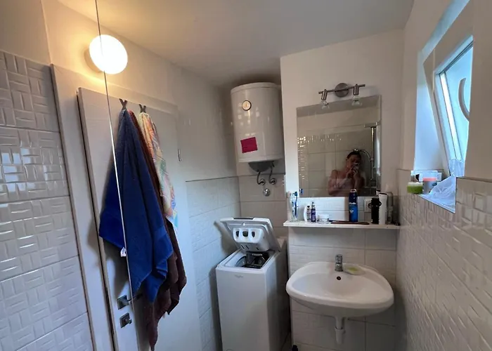 Old And Cute Renovated House 100m From The Sea Appartement *