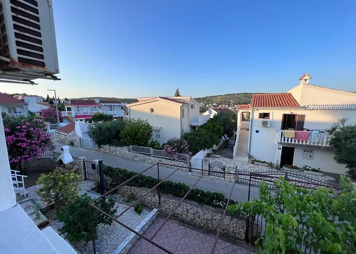 Appartement Old And Cute Renovated House 100m From The Sea *