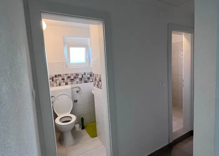 Old And Cute Renovated House 100m From The Sea * Trogir