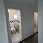 Old And Cute Renovated House 100m From The Sea * トロギール